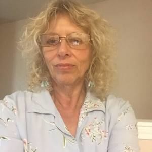 Meet your Posher, Eva